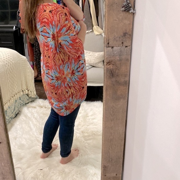 Lularoe Irma top size large - Picture 3 of 5